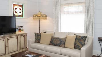 Smart TV, books, stereo