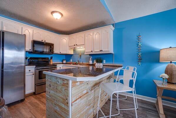 Fridge, microwave, oven, stovetop