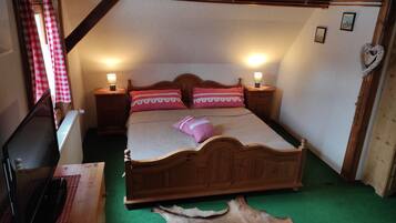 3 bedrooms, free WiFi, bed sheets