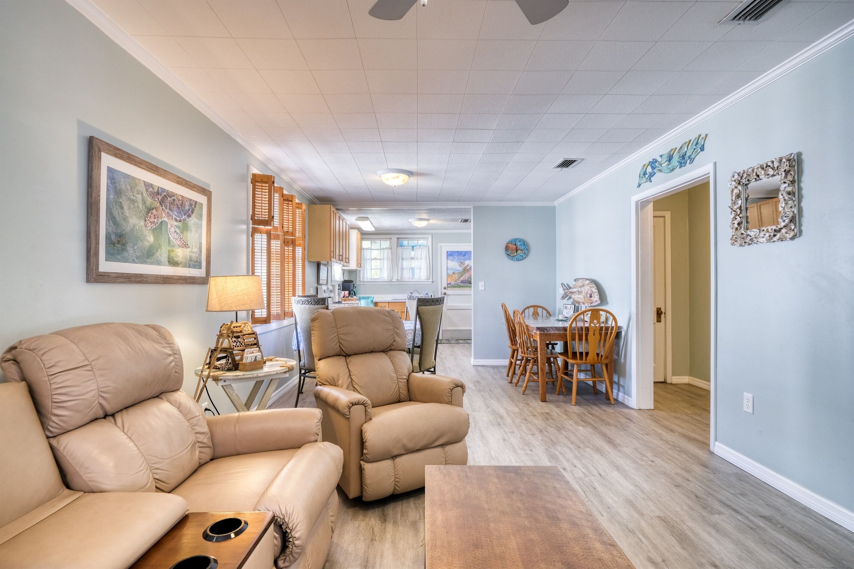 TV, DVD-spiller og bøker