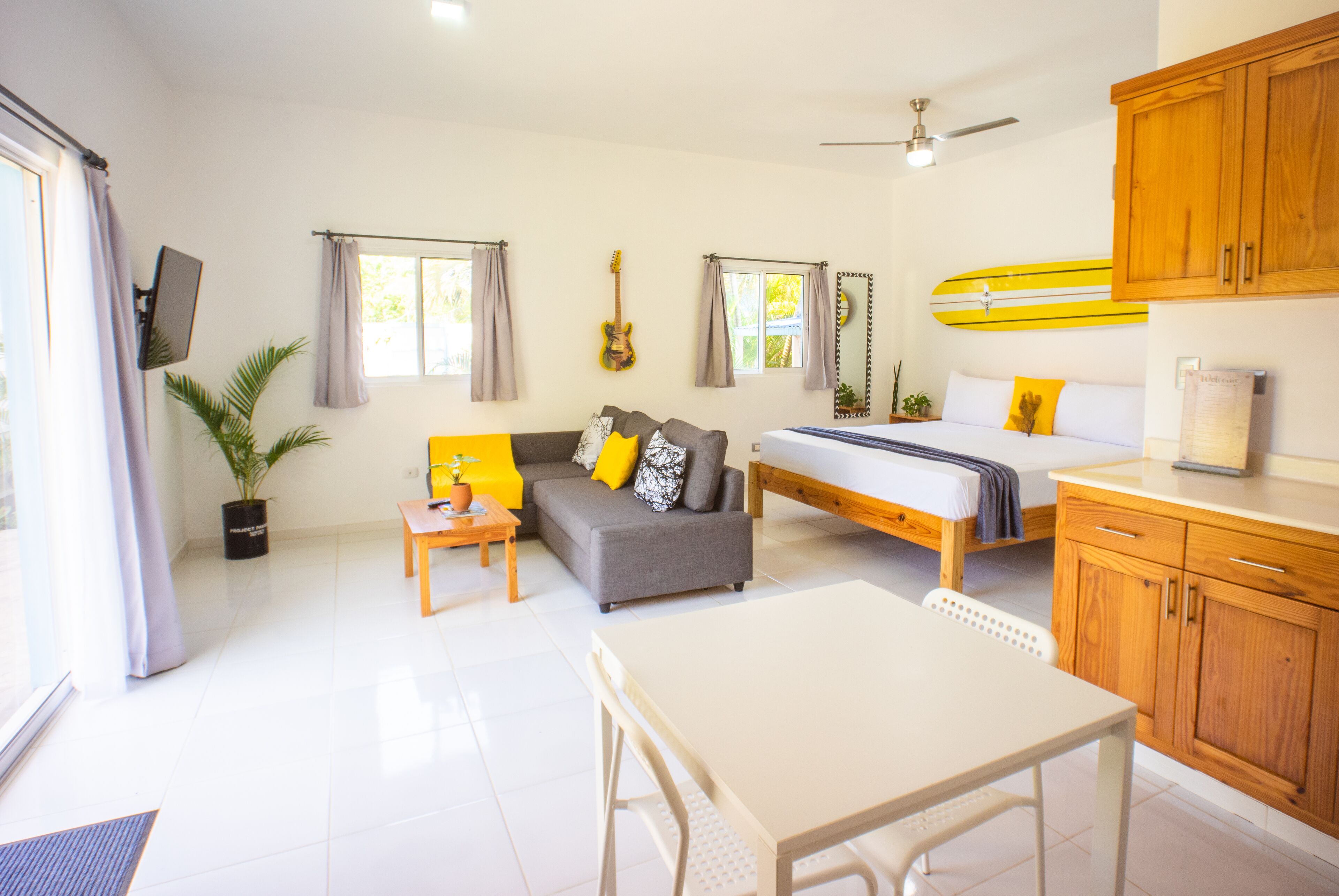 冰箱、微波炉、烤箱、炉灶