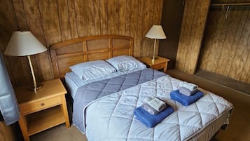 Family Suite, Multiple Beds, Kitchen | Mountain view