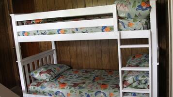 Signature Suite, 2 Bedrooms, Kitchen, Mountain View | Free WiFi, bed sheets