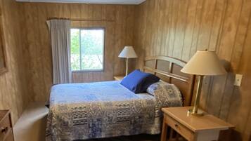 Family Suite, Multiple Beds, Kitchen | Free WiFi, bed sheets