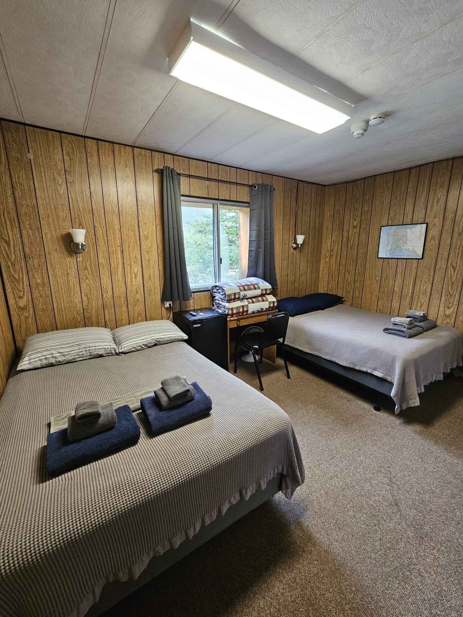 WiFi (free), bed sheets