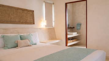 Luxe beddengoed, donzen dekbedden, een kluis op de kamer