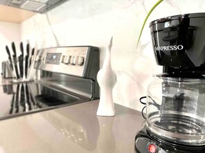 Kaffee und/oder Kaffeemaschine