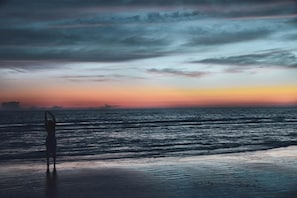 In Strandnähe, Liegestühle, Strandtücher