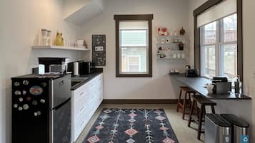 Fridge, microwave, coffee/tea maker, electric kettle