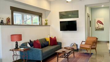 Smart TV, books, stereo