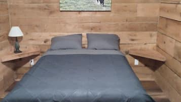 2 bedrooms, bed sheets