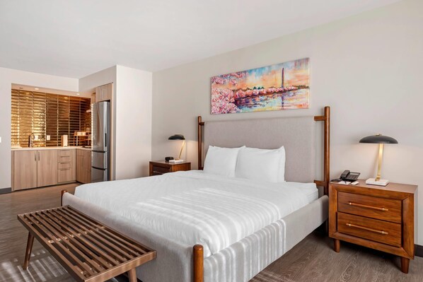 Frette Italian sheets, premium bedding, down comforters - The Quincy, an Ascend Collection Hotel (Washington)