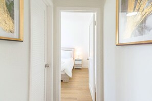 1 habitación, escritorio, tabla de planchar con plancha y wifi gratis 