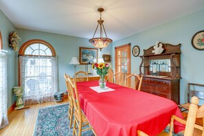Dining - Upper Valley Retreat on 15 Acres Near Dartmouth (Meriden Village of Plainfield)