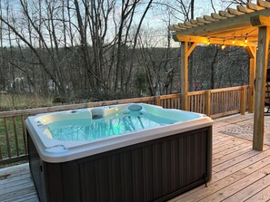 Tina de hidromasaje al aire libre