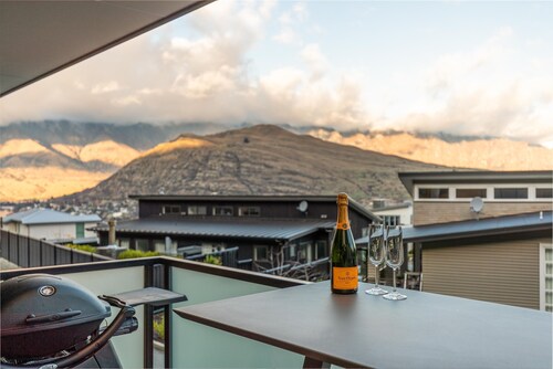 Group Escape: 4 En-suites, Hot Tub & Pool Table