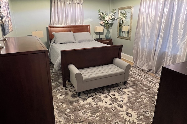 Upper floor bedroom
