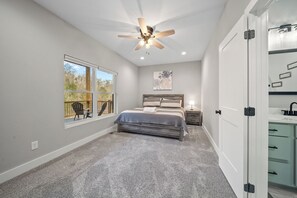 9 bedrooms, free WiFi, bed sheets