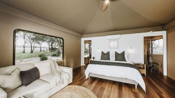 1 bedroom, bed sheets