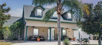 HUGE WATERFRONT HOME WITH A POOL, CLOSE TO BEACHES &FAMOUS WARM MINERAL SPRINGS!