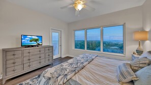 3 bedrooms, desk, iron/ironing board, WiFi