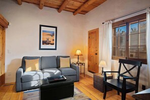 Fernseher, Kamin, Arbeitsbereiche