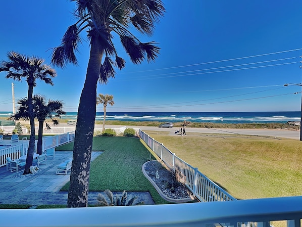 Condo (2 Bedrooms) | Property amenity