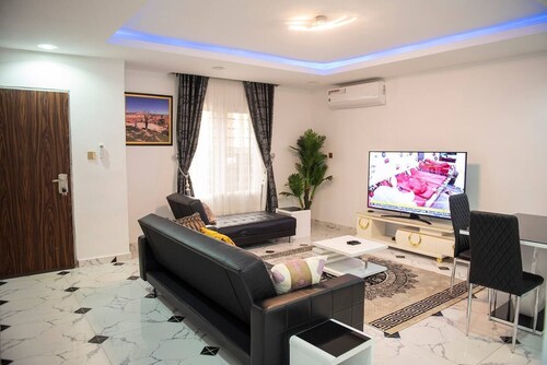 Furnished 3 Bedrooms Apart-24Hrs Elect/WIFI/Securi