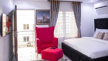 3 chambres, fer et planche à repasser, Wi-Fi, draps fournis