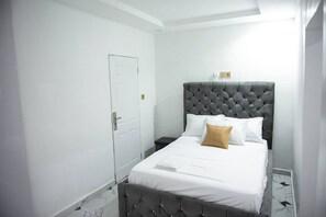 1 slaapkamer, een strijkplank/strijkijzer, wifi, beddengoed