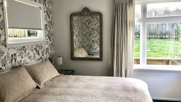 2 bedrooms, desk, iron/ironing board, travel cot