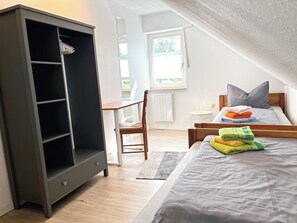 3 habitaciones, tabla de planchar con plancha y wifi gratis 