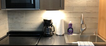 Cozy Ski Retreat at Whistler Creekside – Walk to Gondola