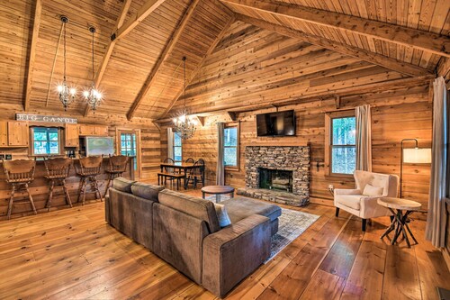 Big Canoe Mountain Resort Cabin w/ Pool Access!