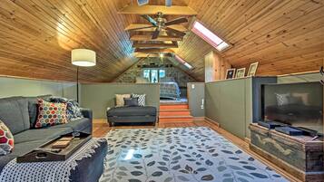 TV, fireplace