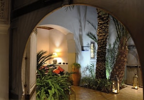 House, 4 Bedrooms, Patio, City View | Terrace/patio