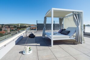 Apartment, 3 Schlafzimmer, Balkon, Stadtblick | Unterkunftsgelände