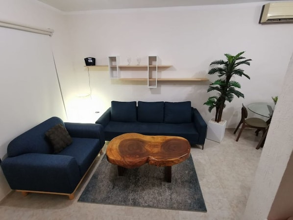 House, 2 Bedrooms, Accessible, Patio | Interior
