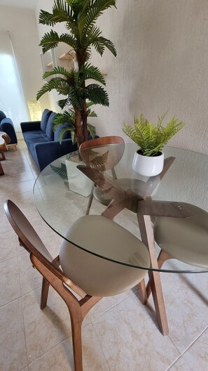 Casa, 2 habitaciones, con acceso para personas discapacitadas, patio | Restaurantes