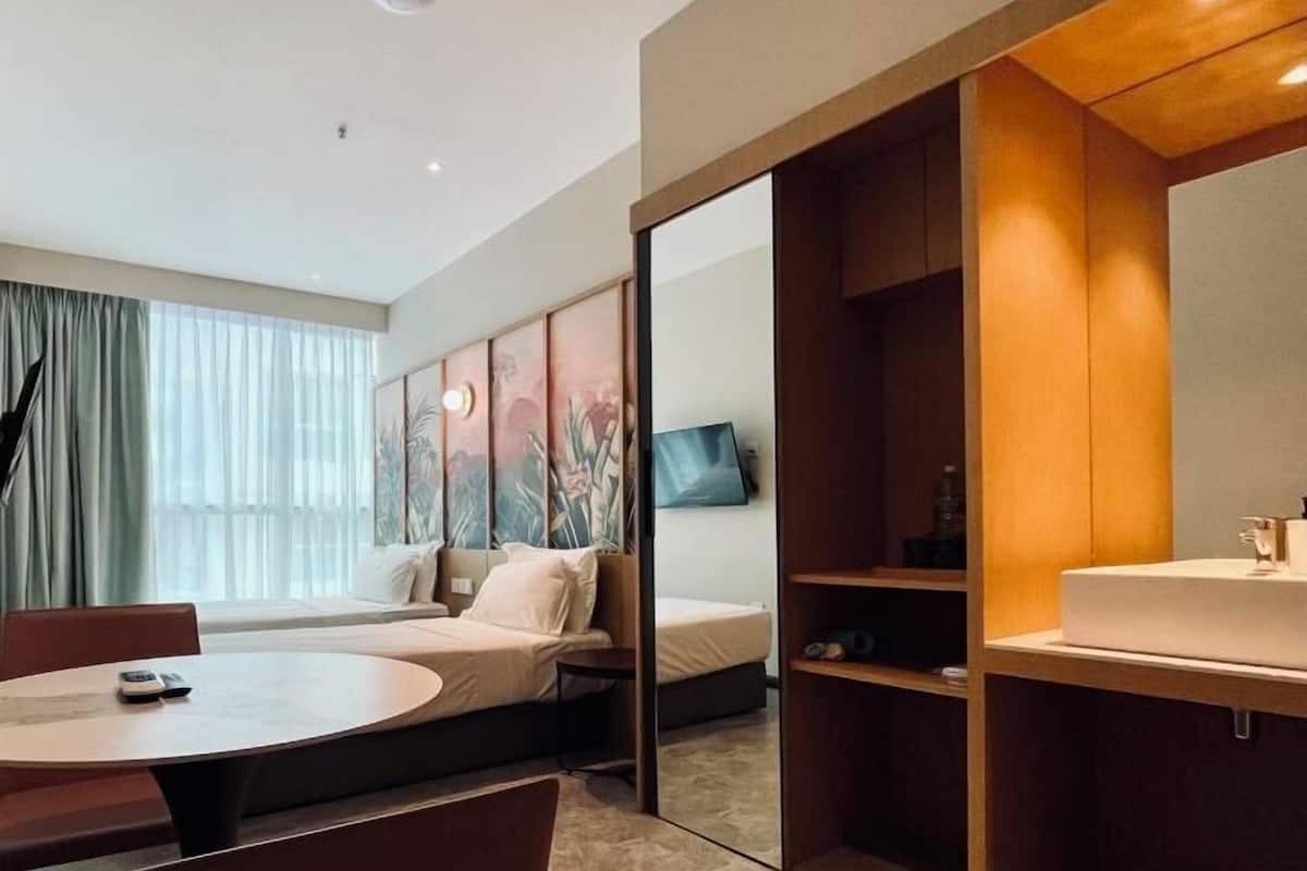 1 bedroom, hypo-allergenic bedding, free WiFi, bed sheets