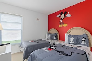 4 bedrooms, desk, iron/ironing board, travel crib