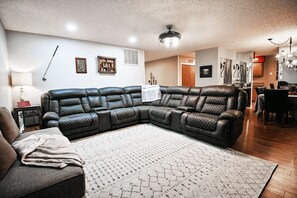 Smart TV - Spacious 3 Bedroom Townhouse newly renovated.!!  (Hot Springs Village)