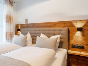 4 chambres, fer et planche à repasser, accès Internet
