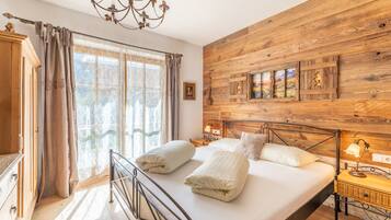 3 bedrooms, iron/ironing board, internet