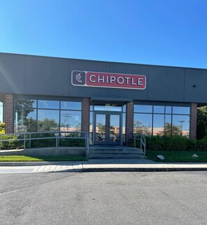 Exterior - COZY REST 3BDRM HOME AWAY FROM HOME W/ DECK (Elmont)