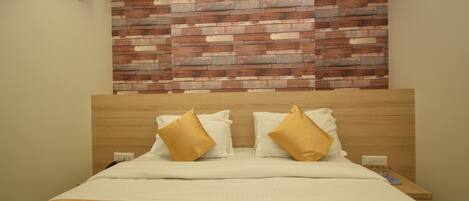 Deluxe Double Room | Free WiFi, bed sheets