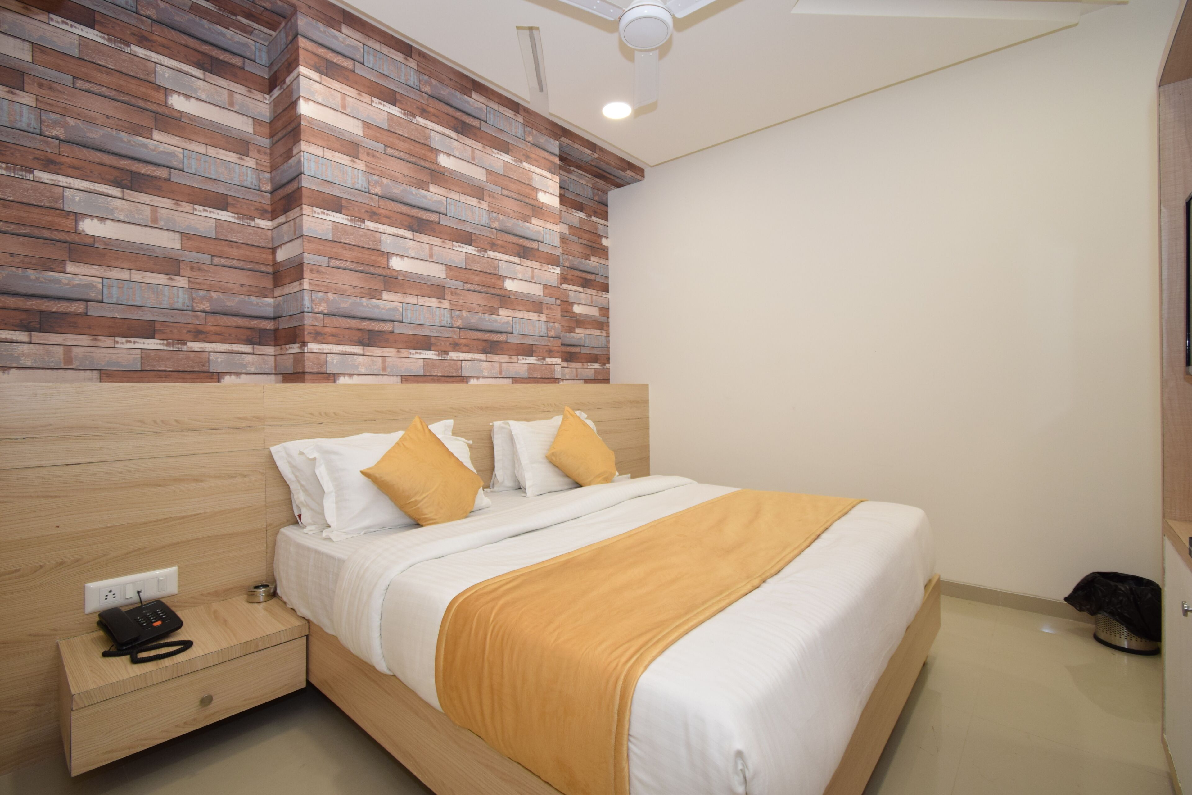 Kamar Double Deluks | Wi-Fi gratis dan seprai linen