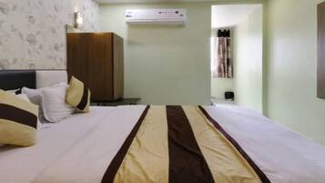 Free WiFi, bed sheets