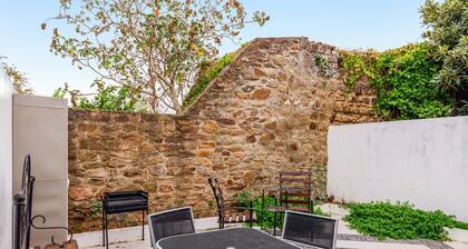 Ferienhaus Castle House mit Klimaanlage, Terrasse und Garten
