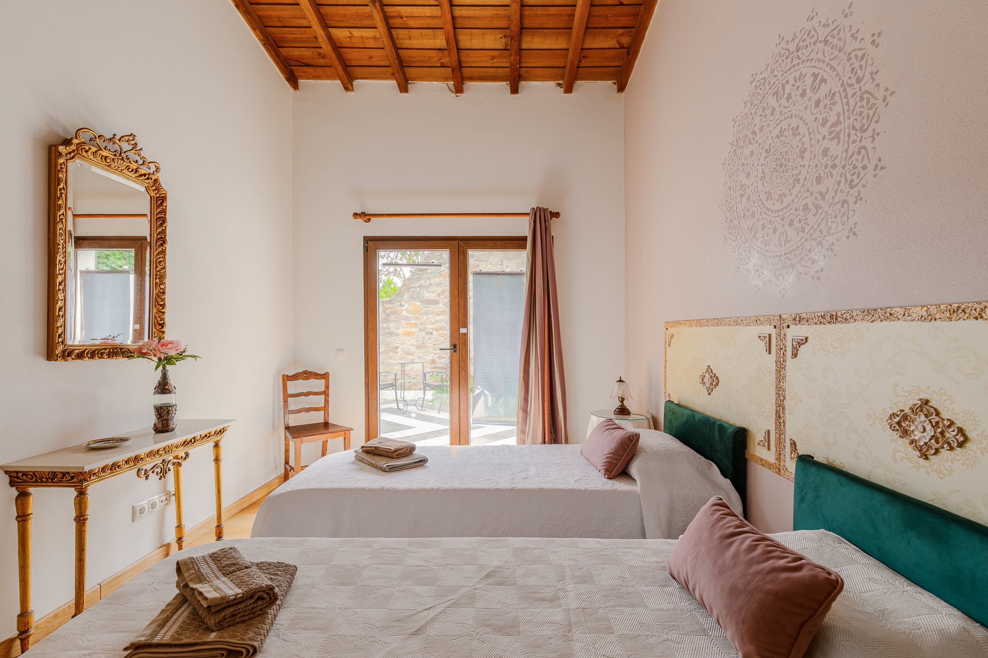 2 habitaciones, tabla de planchar con plancha y wifi gratis 